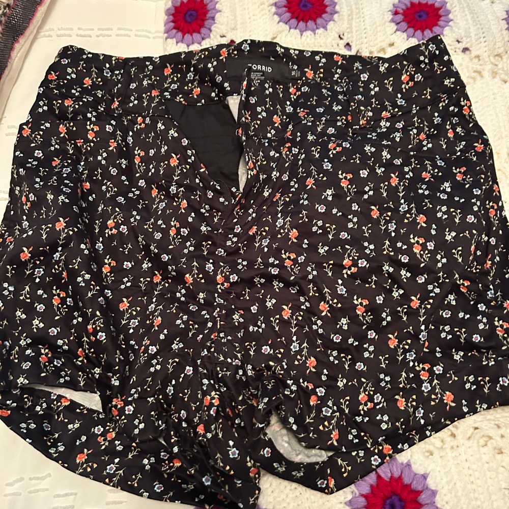 Torrid Black sateen Floral Print Shorts